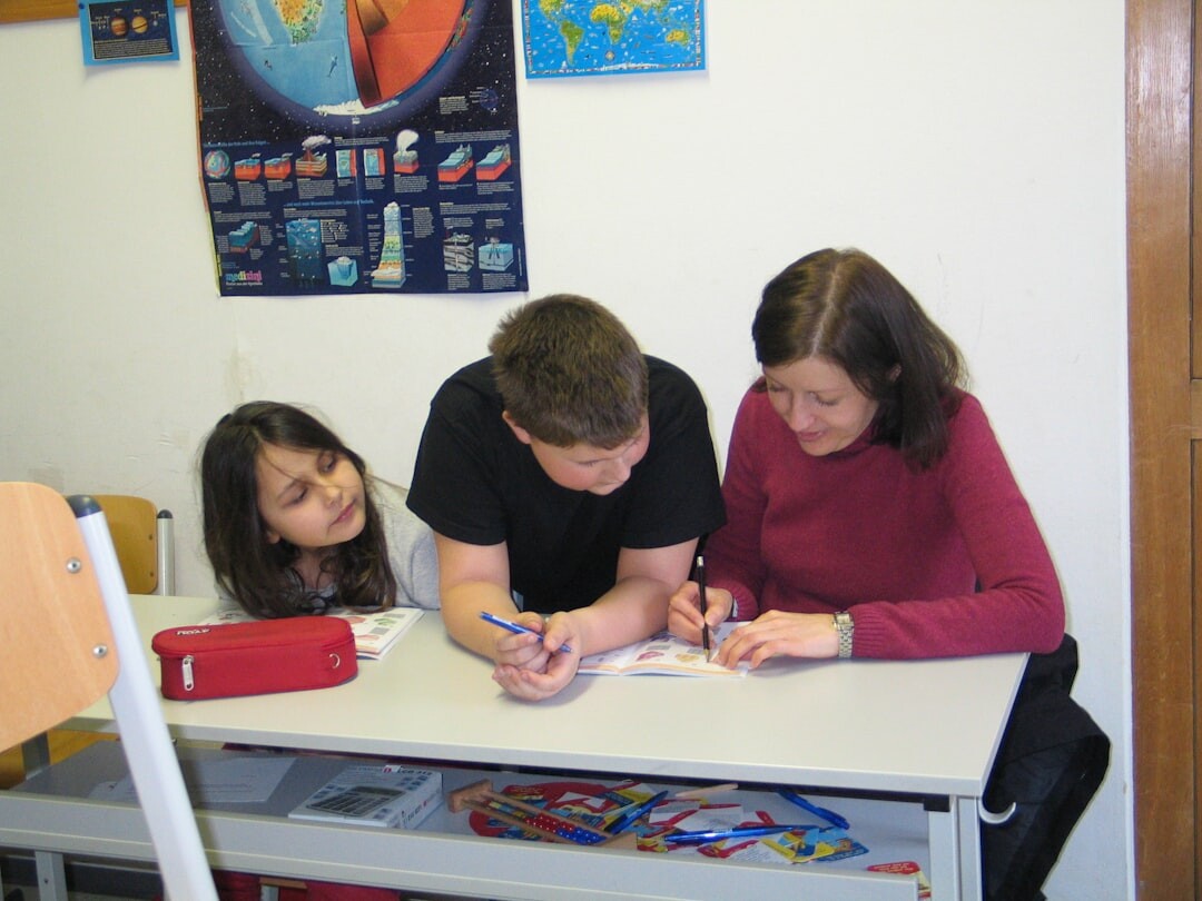 group practicing spanish dialogue